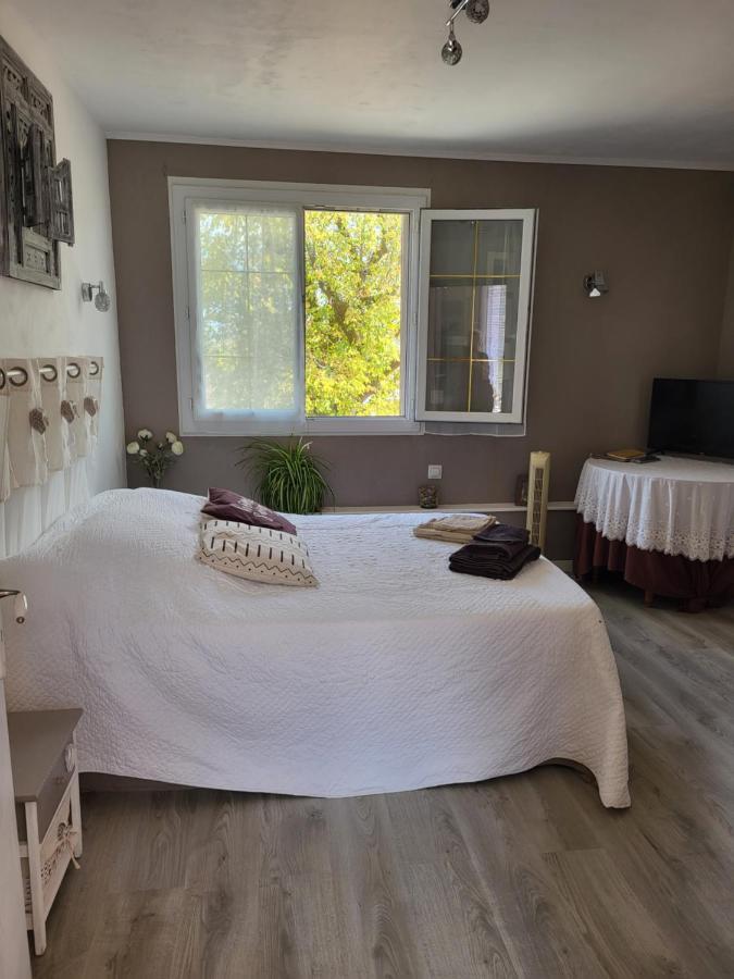 Chambre D'Hotes Le Chat Botte Espédaillac Eksteriør billede